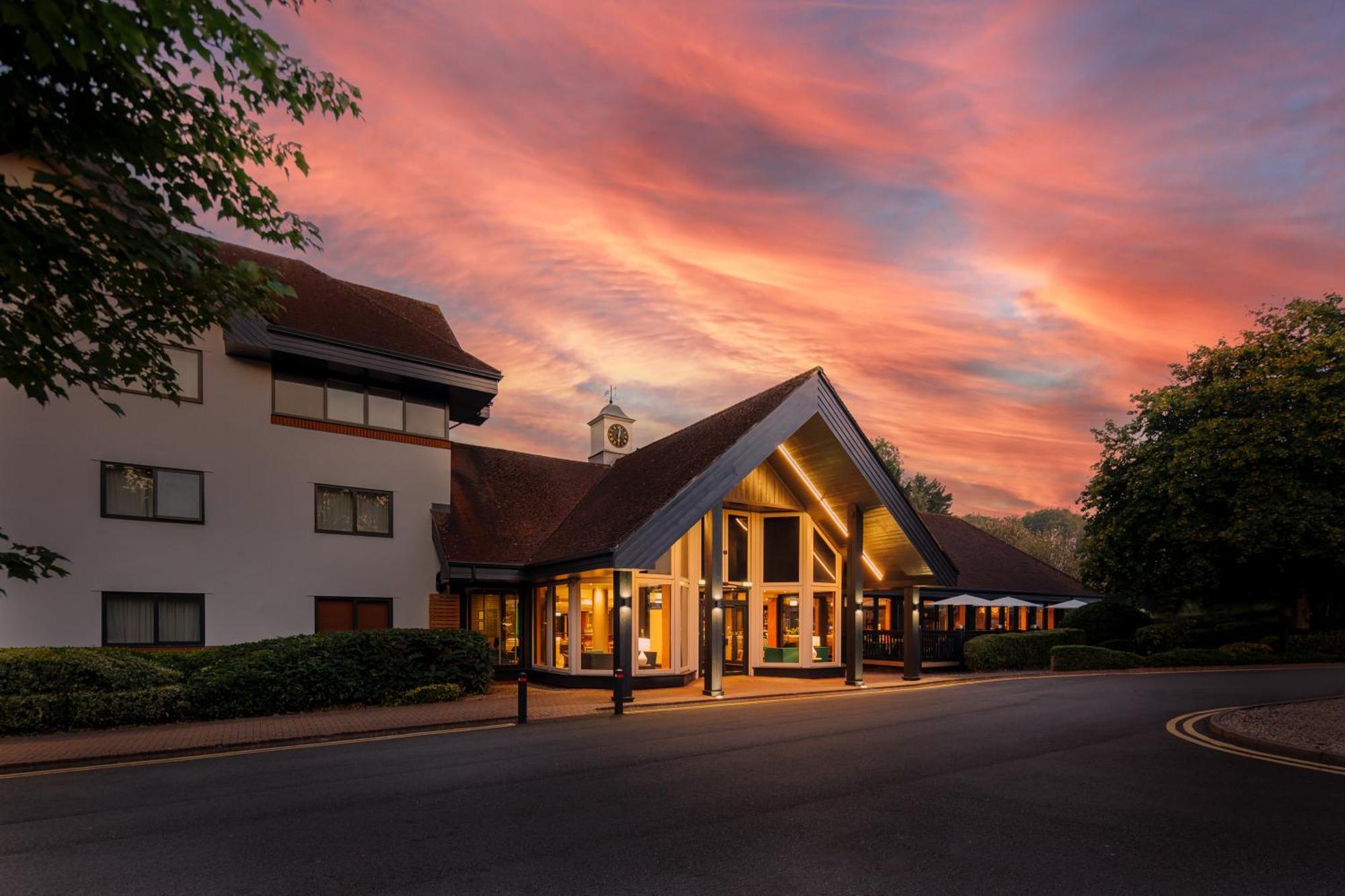 Holiday Inn Hemel Hempstead M1, Jct. 8 By Ihg Exterior photo